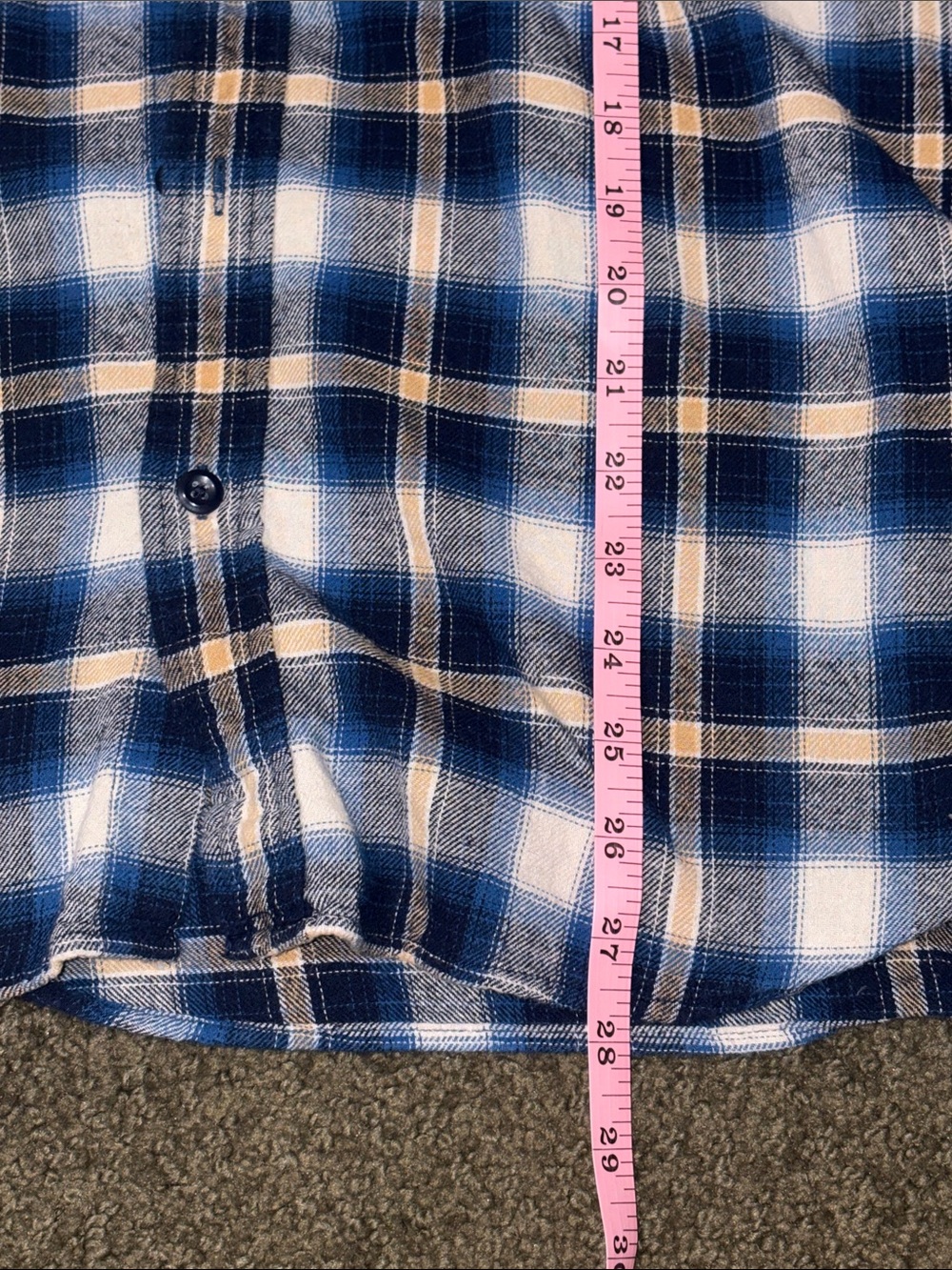 Casual Blue Plaid Button-Down Shirt with Chest Pockets - Picture 4 of 6